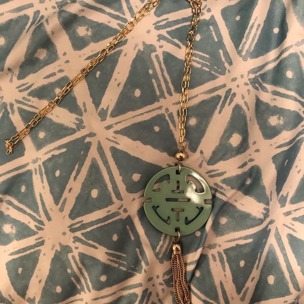 Statement necklace